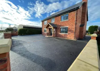 Tarmac Driveways 11